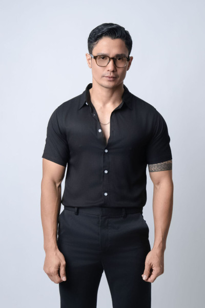 Solid Black s/s Viscose Shirt